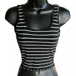 Liz & Sara Striped Crop Top with Ruffle Hem, black and white, size medium | R009